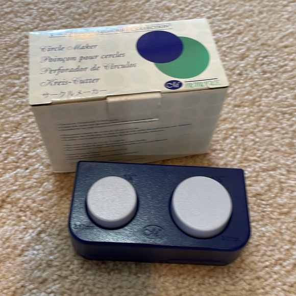 Creative Memories Circle cutting system, Square maker, lot - Picture 4 of 7